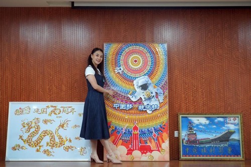 余晓璐创作的《中国梦 航天梦》作品