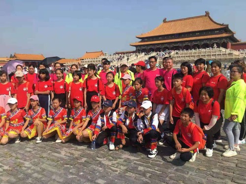 孩子们在故宫合影