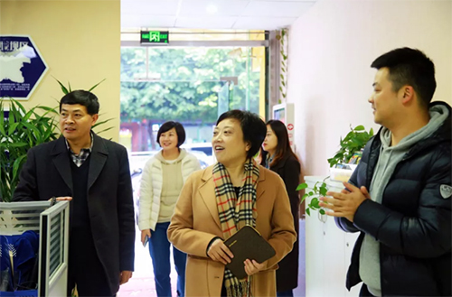 重庆市民政局党组成员、副局长陈蓉调研福彩工作1 重庆市民政局党组成员、副局长陈蓉调研福彩工作1