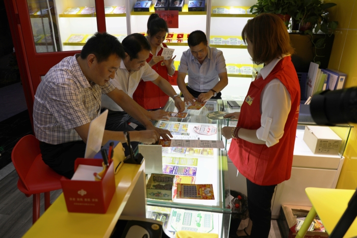 咸阳首家刮刮乐销售示范店隆重开业2