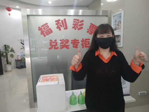 荆州74人合买团再中双色球656万1