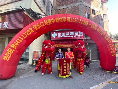 佛山80后彩民随意“组合拳”打出双色球千万大奖2